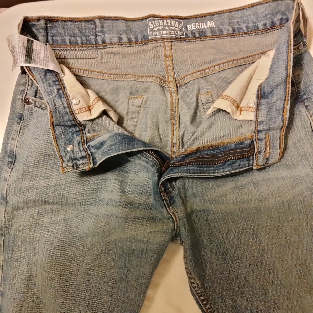 Men's Signature Blue Jeans